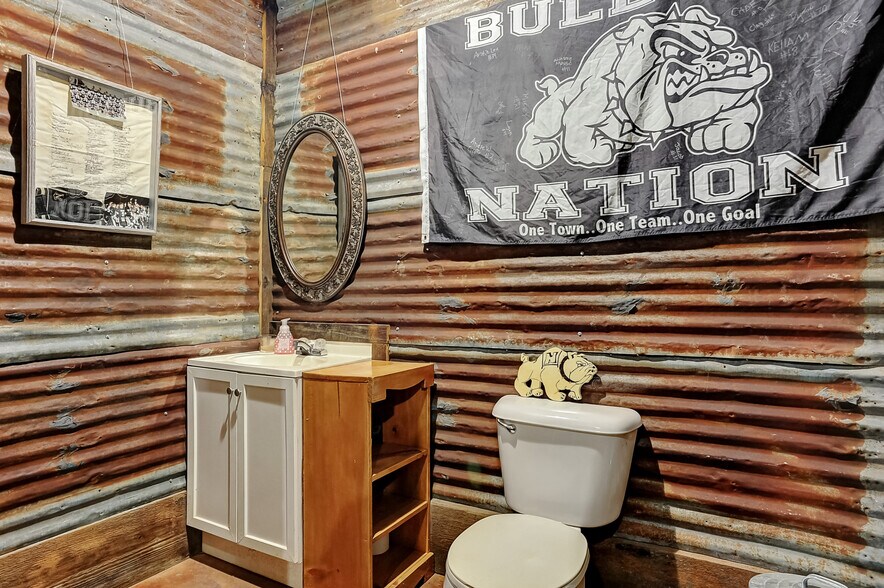 More Photos Of 101 Haning, Howe Storefront For Sale