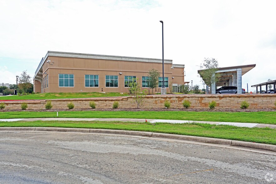 More Photos Of 5811 Trade Center Dr, Austin Office For Sale