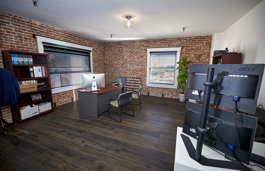 More Photos Of 202-208 W 4th St, Santa Ana Office For Lease