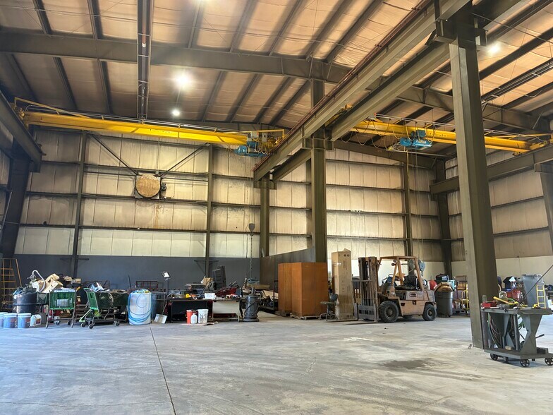 More Photos Of 185 Lafayette Rd, North Hampton Warehouse For Lease