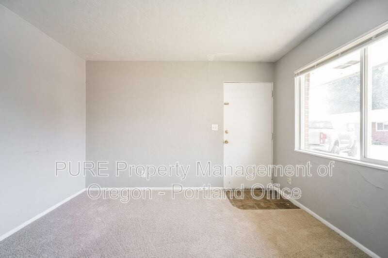 More Photos Of 1049 SE Walnut St, Hillsboro Apartments For Sale