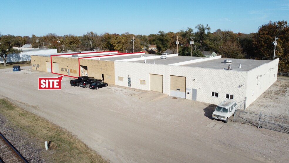 Primary Photo Of 2302 S Mead St, Wichita Warehouse For Lease