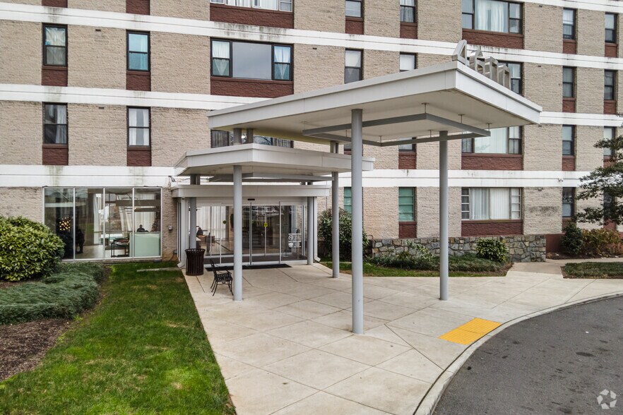 More Photos Of 4600 Duke St, Alexandria Apartments For Sale