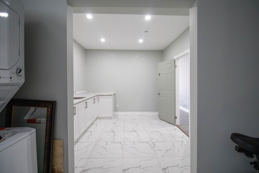 More Photos Of 5126 Victoria Ave, Niagara Falls Storefront Retail Residential For Lease