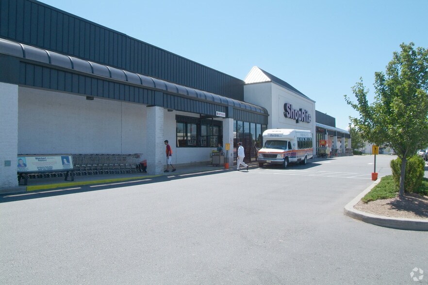 More Photos Of 272-276 US Highway 202/31, Flemington Unknown For Lease