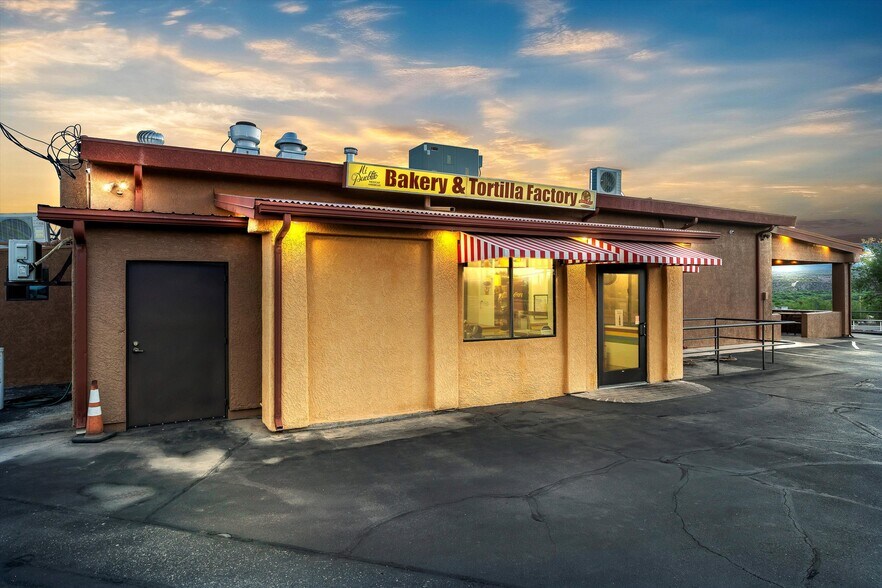 More Photos Of 706 N Old Hwy 77, Mammoth Restaurant For Sale