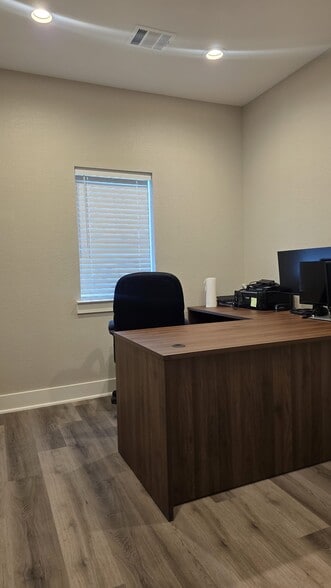 More Photos Of 23219 Red River Dr, Katy Medical For Sale