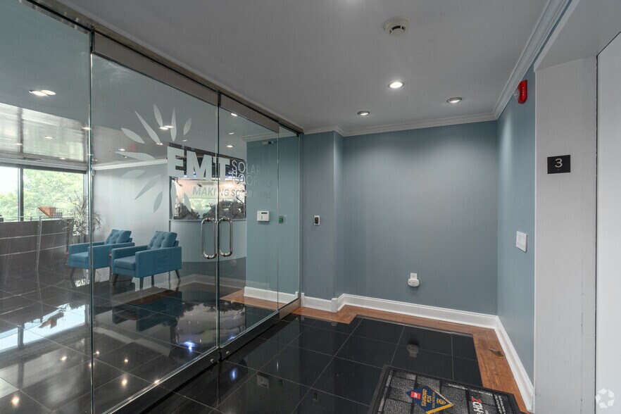 More Photos Of 523 Hollywood Ave, Cherry Hill Office For Sale