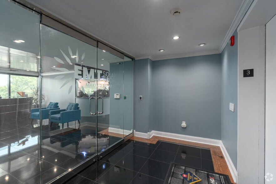 More Photos Of 523 Hollywood Ave, Cherry Hill Office For Lease