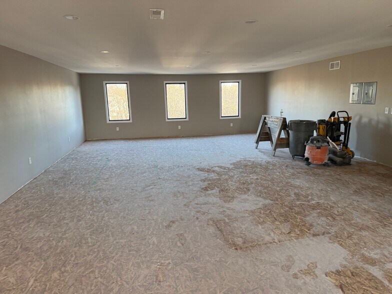More Photos Of 7730 US Highway 42, Florence Unknown For Lease