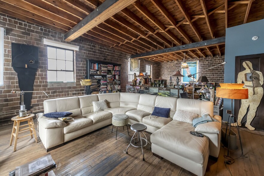 More Photos Of 502 N Hickory St, Champaign Research And Development For Sale