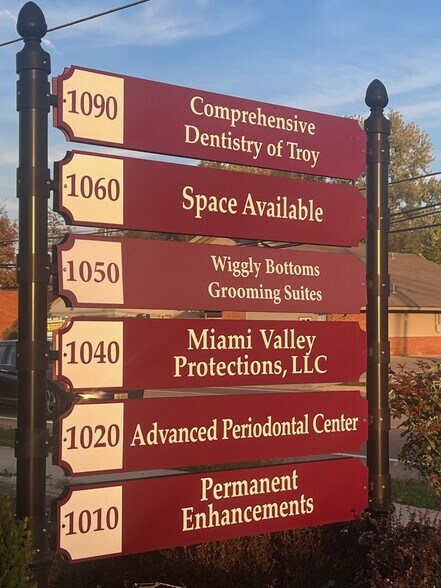 More Photos Of 1010-1090 N Market St, Troy Medical For Lease