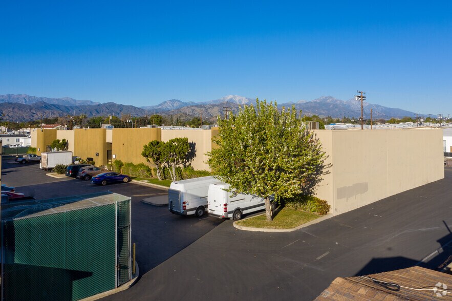 More Photos Of 822-832 N Grand Ave, Covina Warehouse For Lease