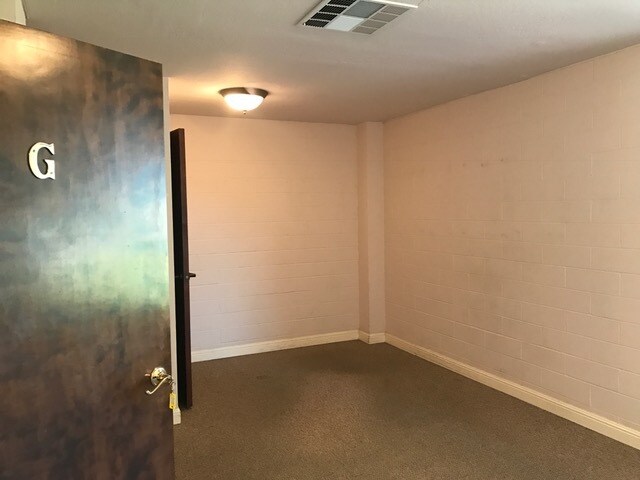 More Photos Of 825 Webster St, Fairfield Office For Lease