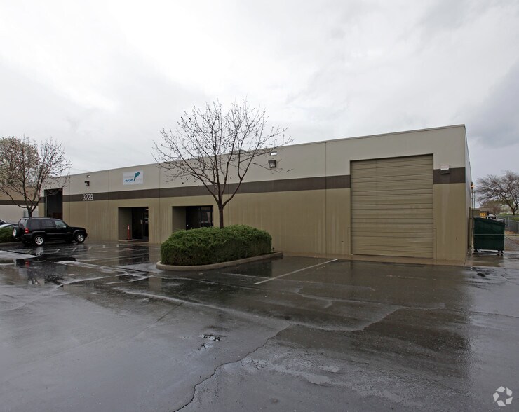 Primary Photo Of 3229 Fitzgerald Rd, Rancho Cordova Warehouse For Lease