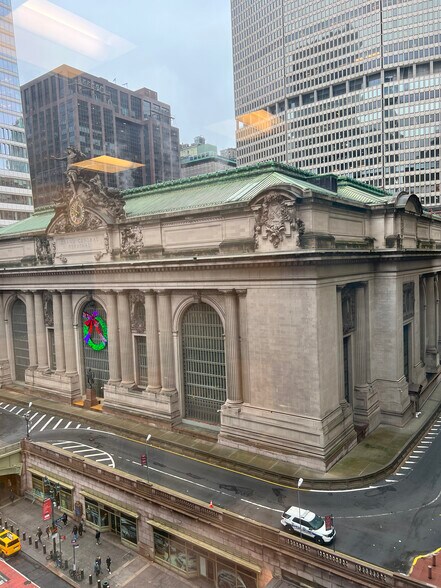 More Photos Of 110 E 42nd St, New York Coworking Space