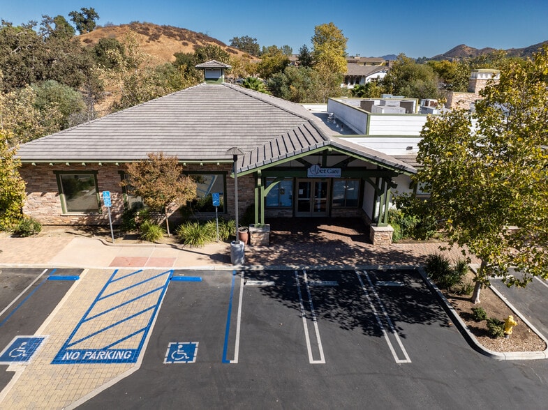 More Photos Of 29105-29125 Canwood St, Agoura Hills Restaurant For Lease