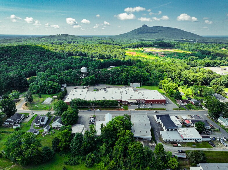 More Photos Of 612 E Main St, Pilot Mountain Manufacturing For Sale