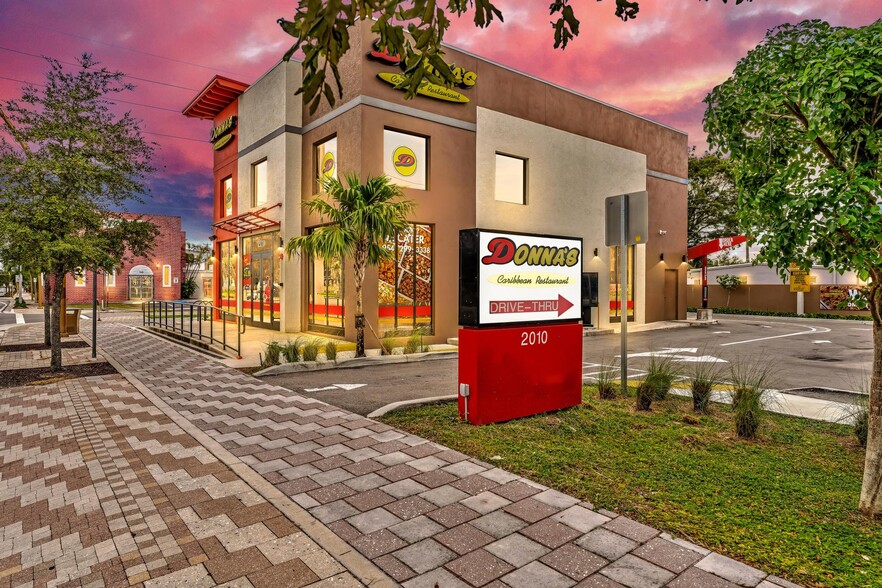 Primary Photo Of 2010 NW 6th St, Fort Lauderdale Fast Food For Lease