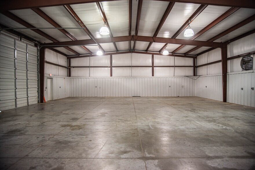 More Photos Of 2820 Global Pky, Midwest City Industrial For Sale