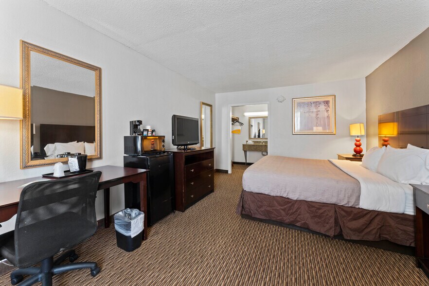 More Photos Of 9970 Airline Hwy, Baton Rouge Hotel For Sale