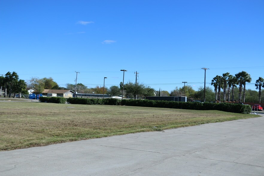 More Photos Of US Hwy 77 & Brookhaven Dr, Corpus Christi Land For Sale