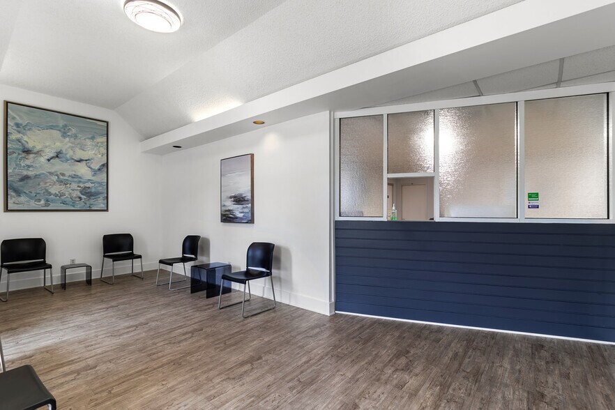 More Photos Of 279 N Main St, Kilmarnock General Retail For Sale