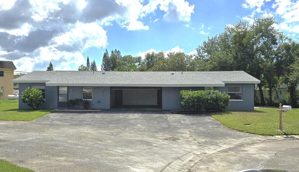 Primary Photo Of 3404 Dahlia Pl, Largo Apartments For Sale