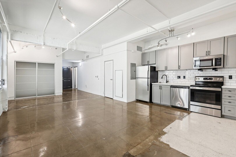 More Photos Of 1007 5th Ave, San Diego Apartments For Lease