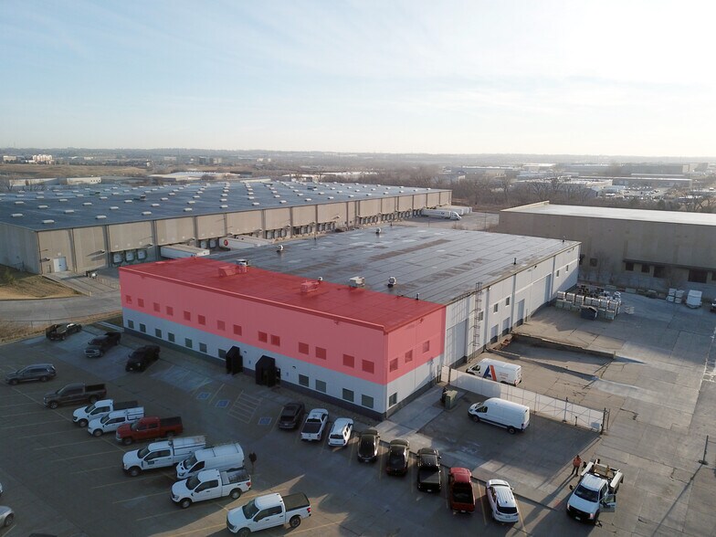 More Photos Of 8951 S 126th St, Omaha Warehouse For Sale