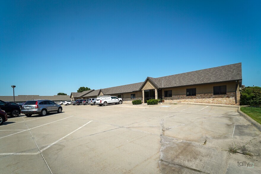 More Photos Of 3032 W Stolley Park Rd, Grand Island Office For Lease