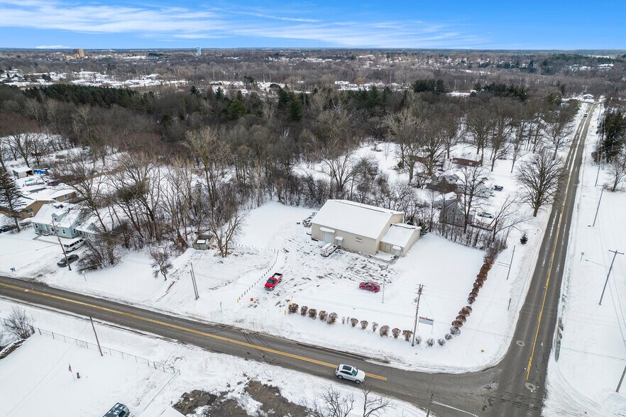 More Photos Of 2170 Lavelle Rd, Flint Flex For Sale