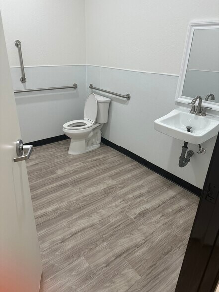 More Photos Of 403 W Central Ave, Coolidge Storefront For Lease