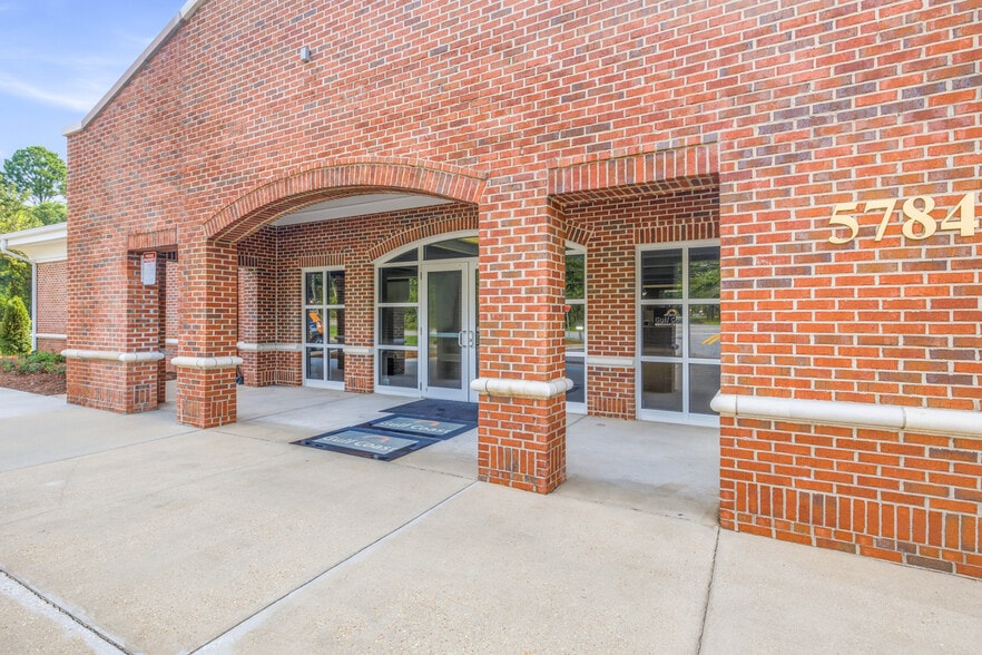 More Photos Of 5784 Chumuckla Hwy, Pace Freestanding For Lease