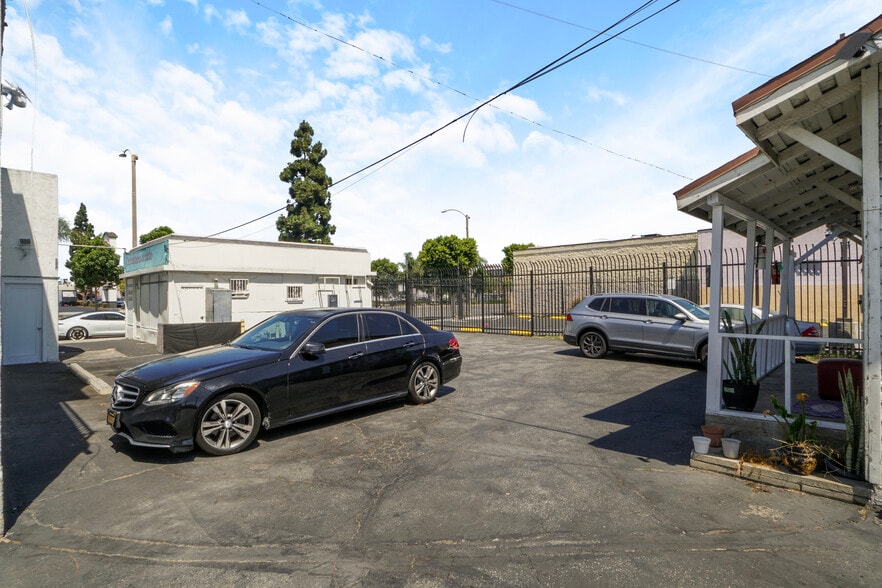 More Photos Of 11850 Hawthorne Blvd, Hawthorne Storefront Retail Residential For Sale