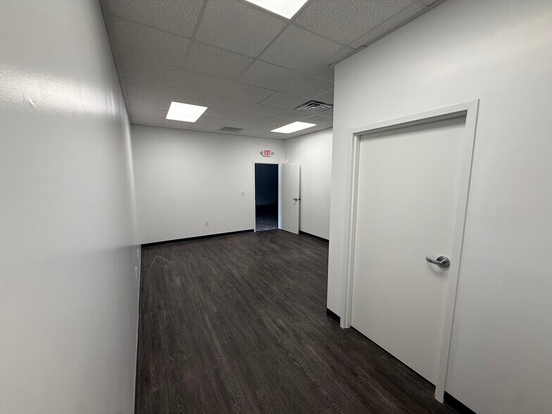 More Photos Of 5780 Dorchester Rd, Charleston Warehouse For Lease