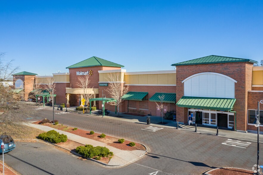 More Photos Of 1916-1930 Sardis Rd N, Charlotte Unknown For Lease