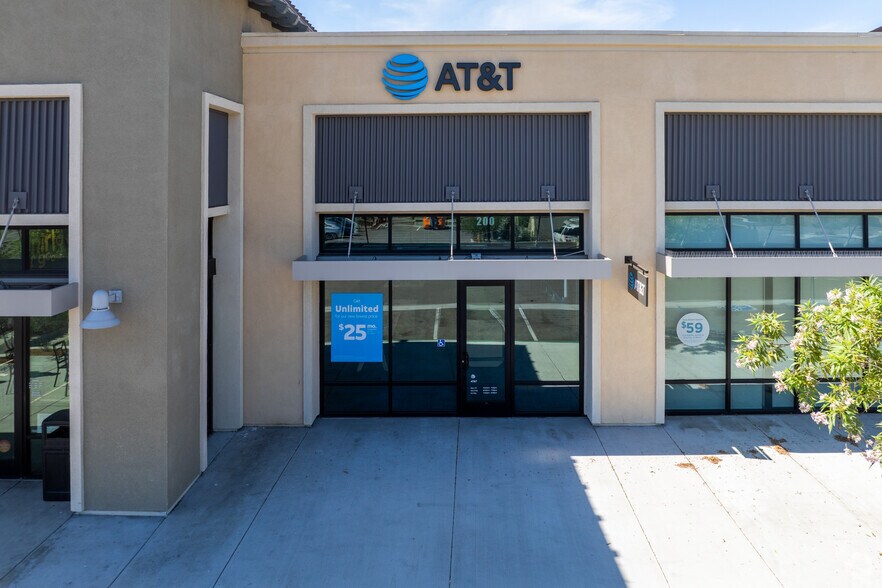 More Photos Of 28080 Clinton Keith Rd, Murrieta Storefront Retail Office For Lease