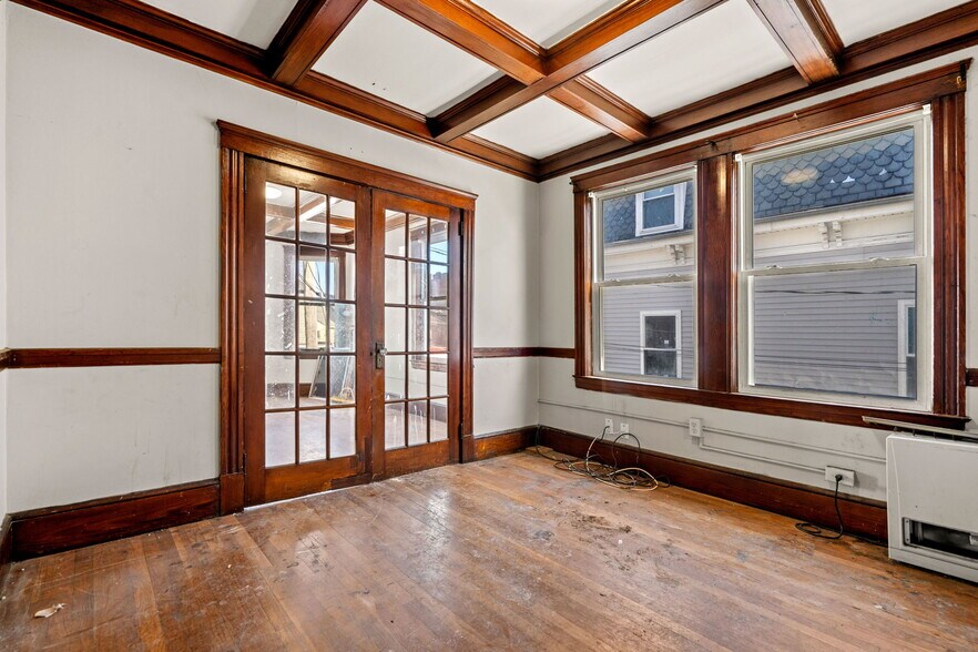 More Photos Of 136-138 Winter St, Haverhill Storefront Retail Residential For Sale