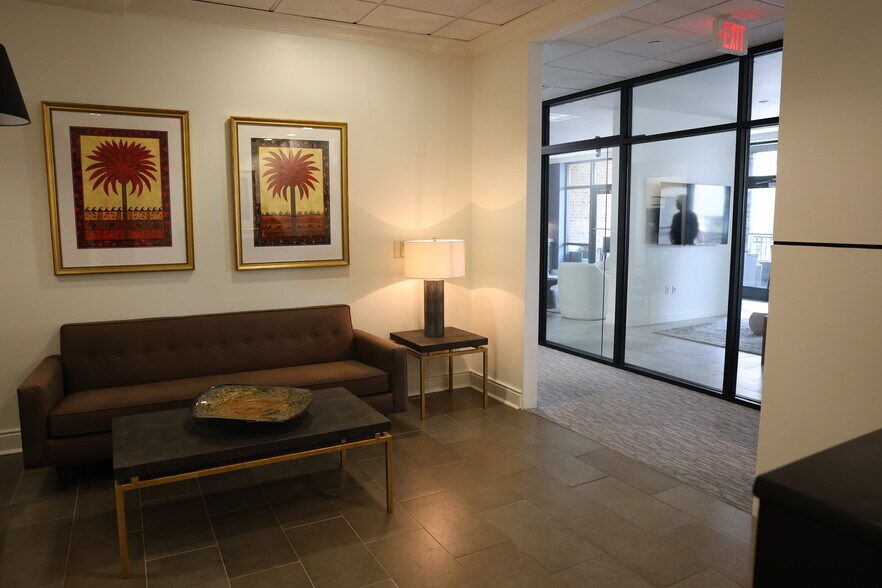 More Photos Of 113-123 S Monroe St, Tallahassee Office For Sale