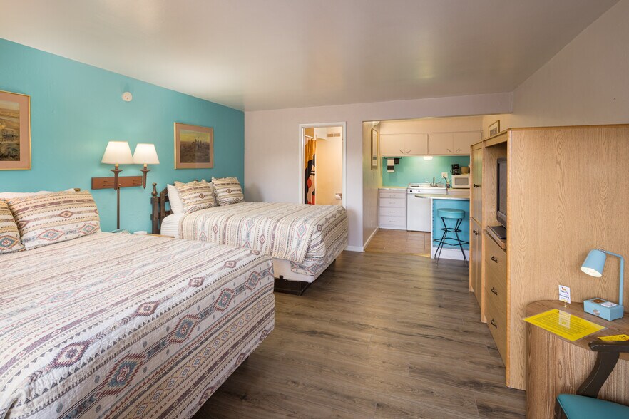 More Photos Of 166 S 400 E, Moab Hotel For Sale