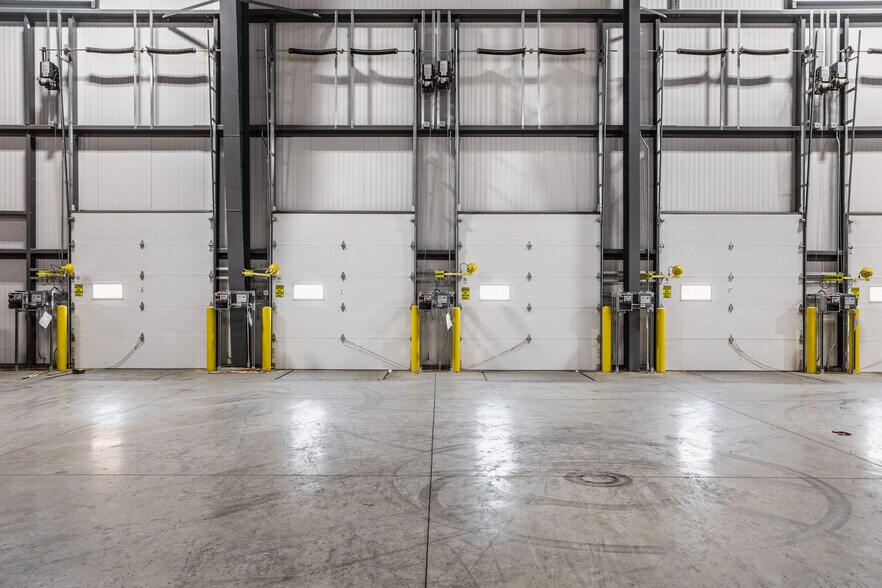 More Photos Of 6701 Nimtz Pky, South Bend Distribution For Sale