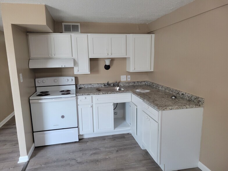 More Photos Of 9639-9640 Diamond Dr, Saint Louis Apartments For Sale