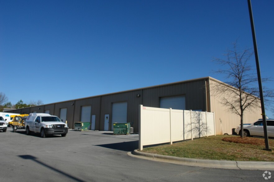 More Photos Of 10616 Bailey Rd, Cornelius Light Manufacturing For Lease