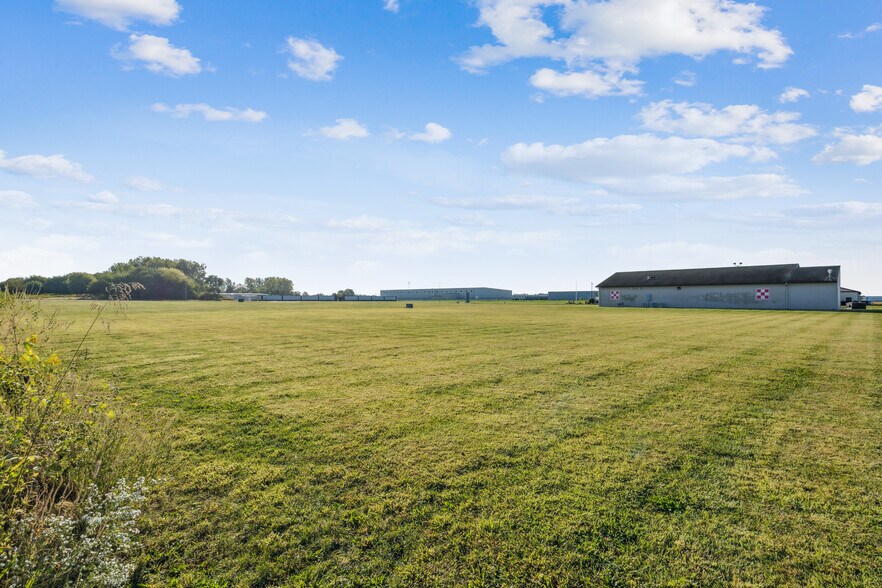 More Photos Of 3620 Flint Ridge Dr, Burlington General Retail For Sale