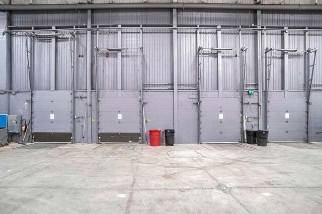 More Photos Of 2090-2198 Rt Transcanadienne, Dorval Warehouse For Lease