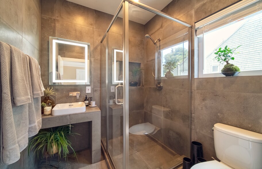 More Photos Of 435 Vernon St, Oakland Specialty For Sale