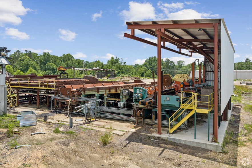 More Photos Of 111 Ouachita 301, Camden Manufacturing For Sale