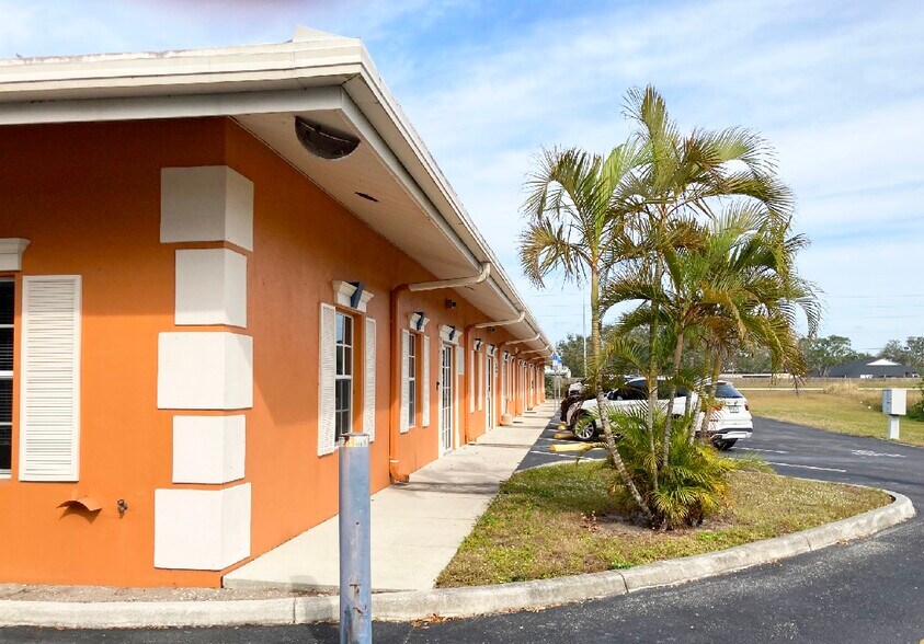 More Photos Of 1867-1881 Porter Lake Dr, Sarasota Warehouse For Sale