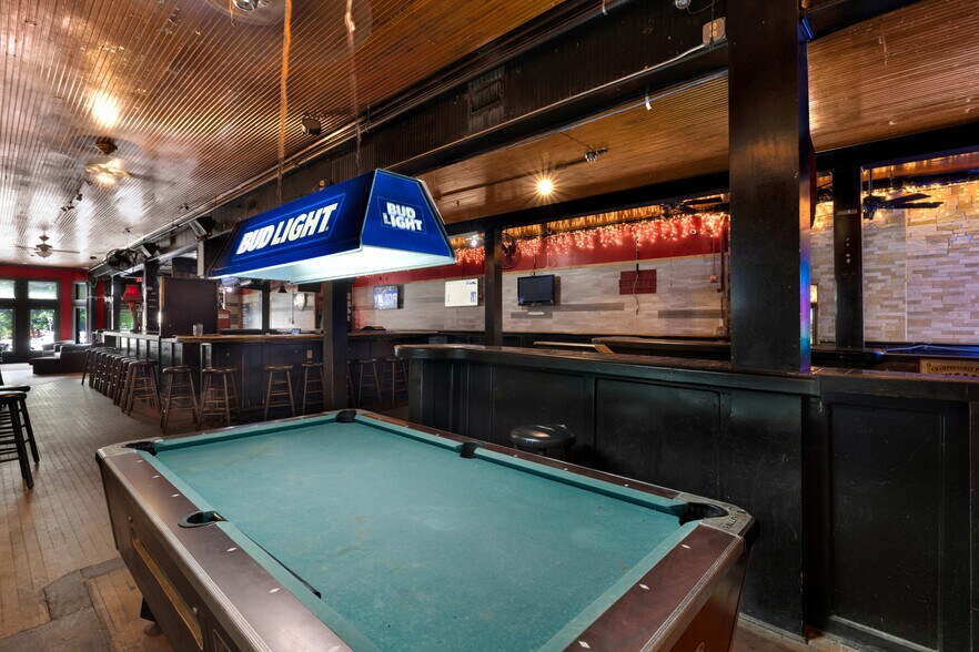 More Photos Of 139 E Hopkins St, San Marcos Bar For Sale